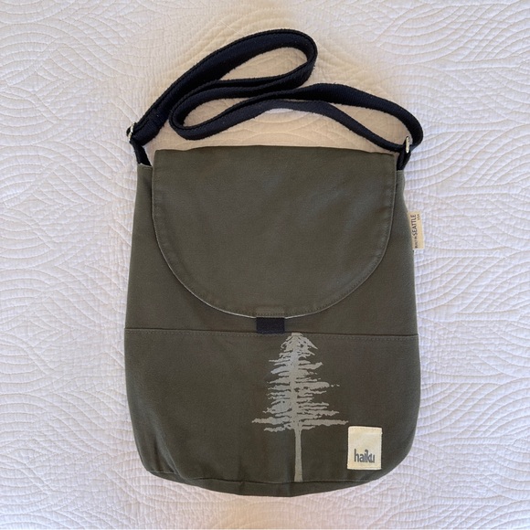 Haiku Canvas Crossbody - Picture 2 of 10